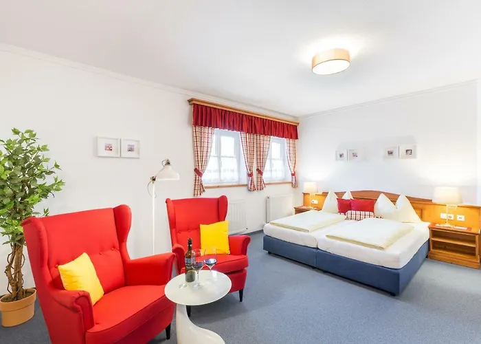 Hotel Garni Nöserlgut 4*